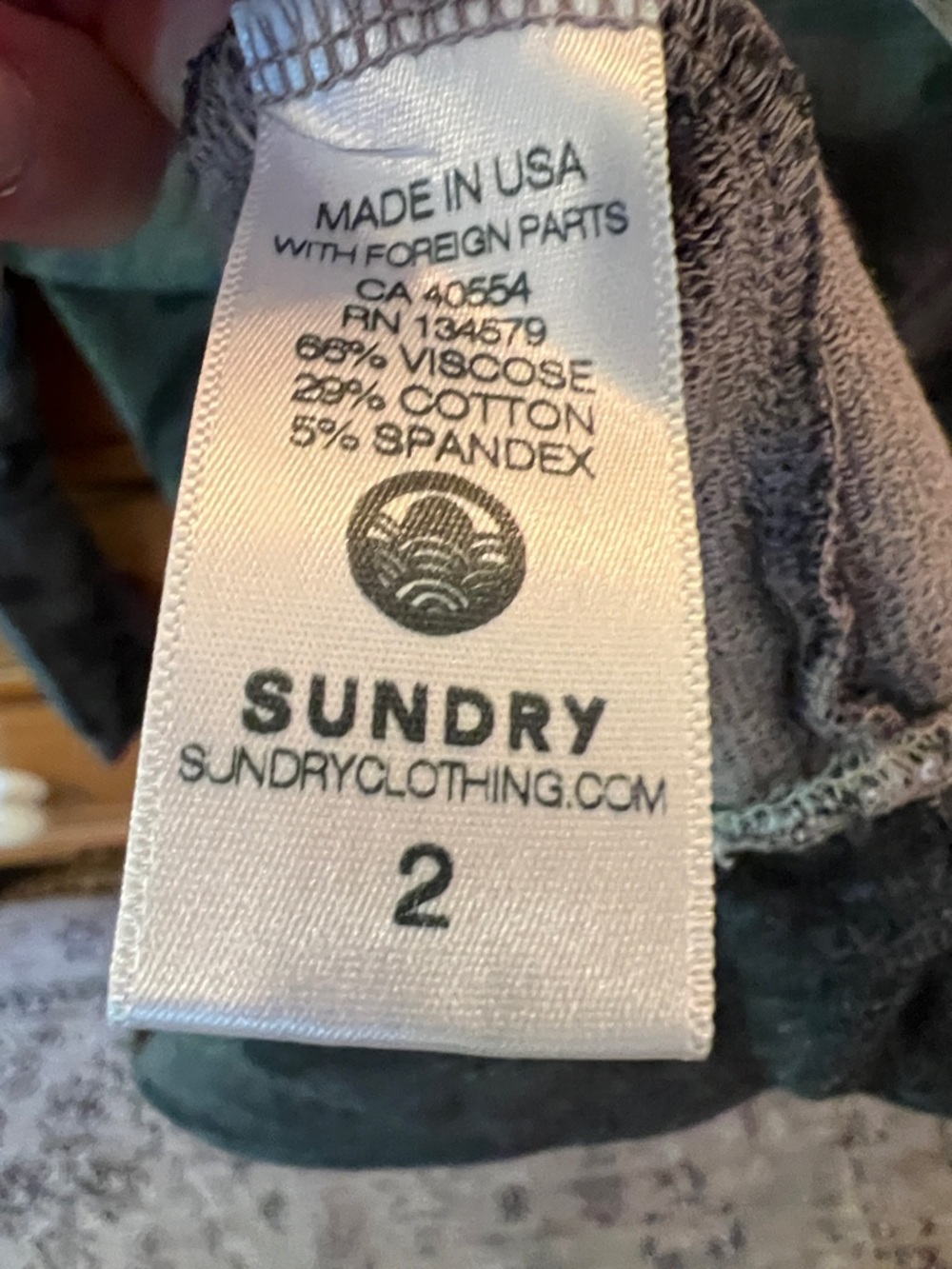 Sz M Sundry Olive Camo Sweatshirt with Gold 'Golden' Script GUC - Picture 9 of 9